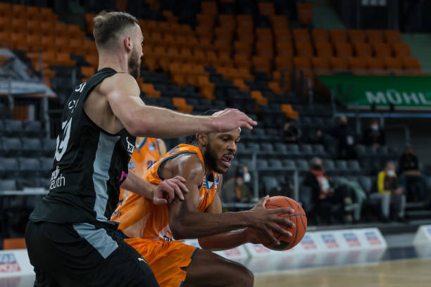 在接受新华 在接受新华